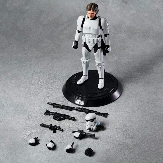 TOYAFBLO1117_3.jpg